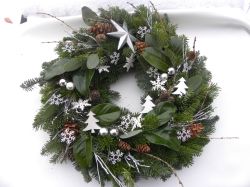 přírodní bílostříbrný