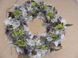 bělostné ticho ... věneček