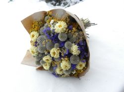 velká kytka smetanovomodrá