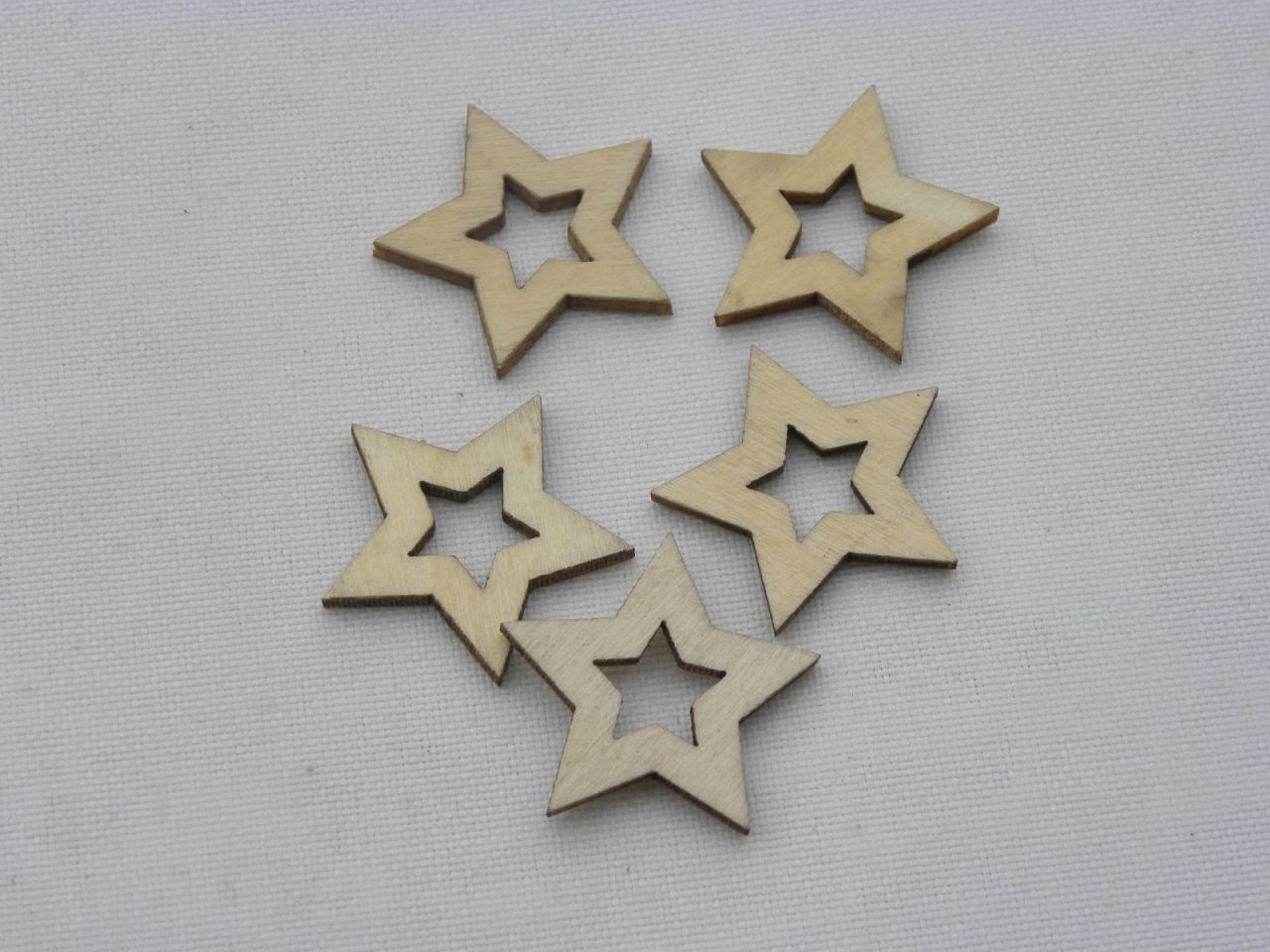 hvězdička s prořezem natur 3 cm