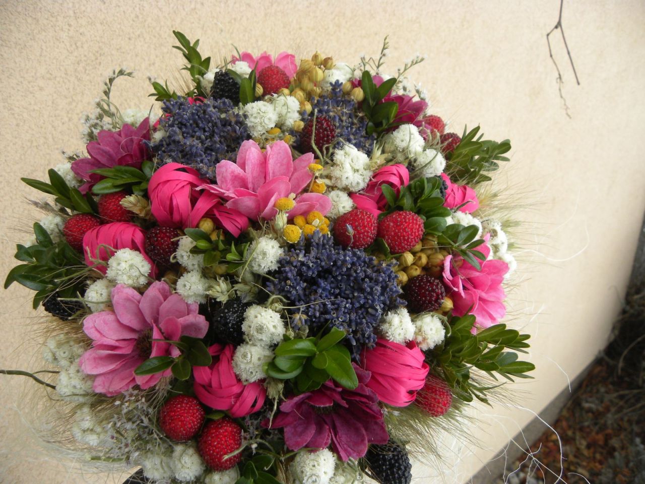 malinová s ostružinami ... kytka