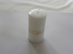 bílá se zlatým zdobením