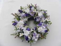 něžný ....jarní věneček